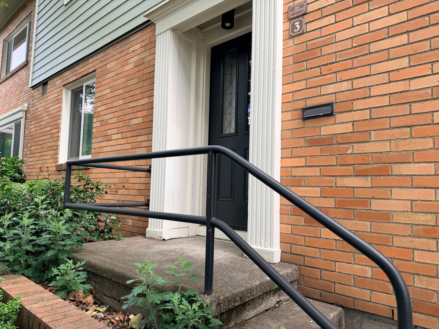 Portland Condo: 2041 NE Clackamas st