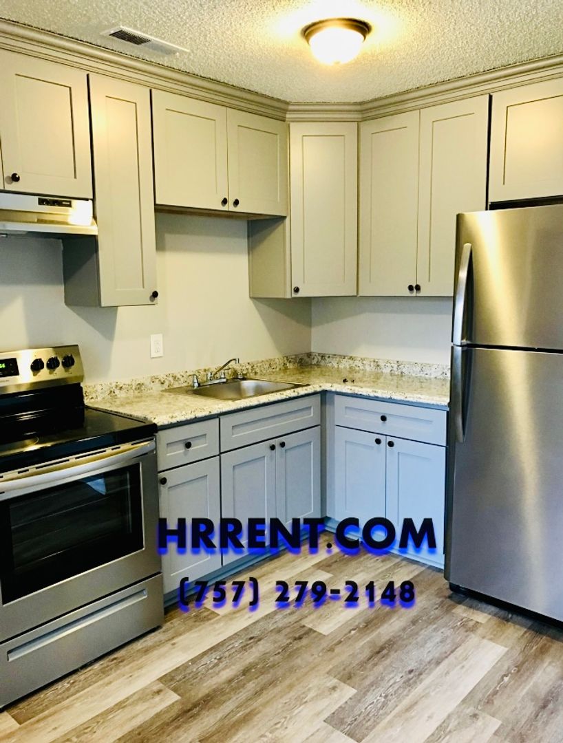 Chesapeake Apartment: 4100 Sail Court