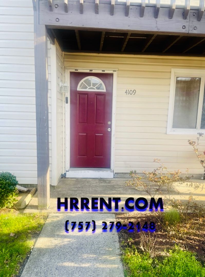 Chesapeake Apartment: 4100 Sail Court