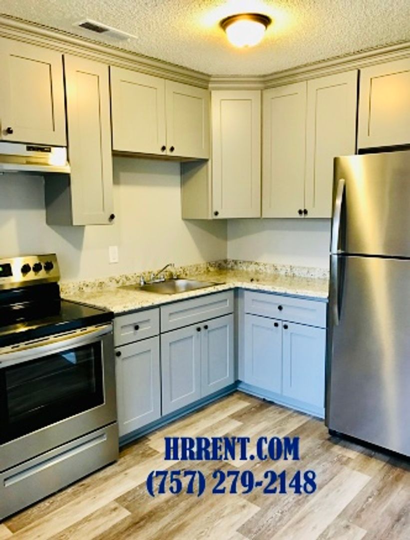 Chesapeake Apartment: 4100 Sail Court