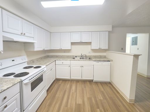 4 WEEKS FREE Rent Special! – photo 1