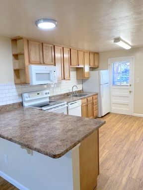 6 WEEKS FREE Rent Special! – photo 1
