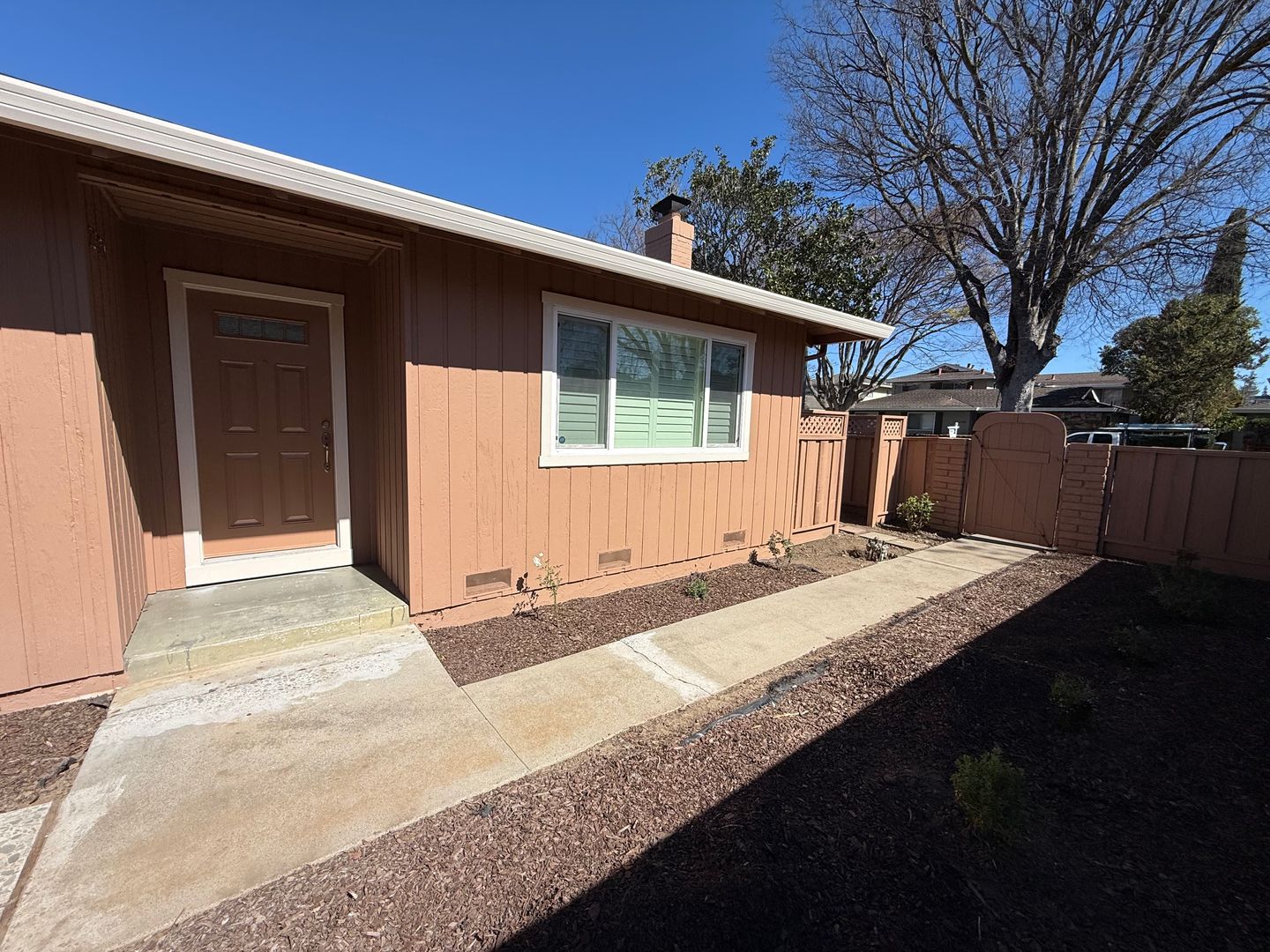 San Jose Apartment: 1327 & 1329 Essex Way