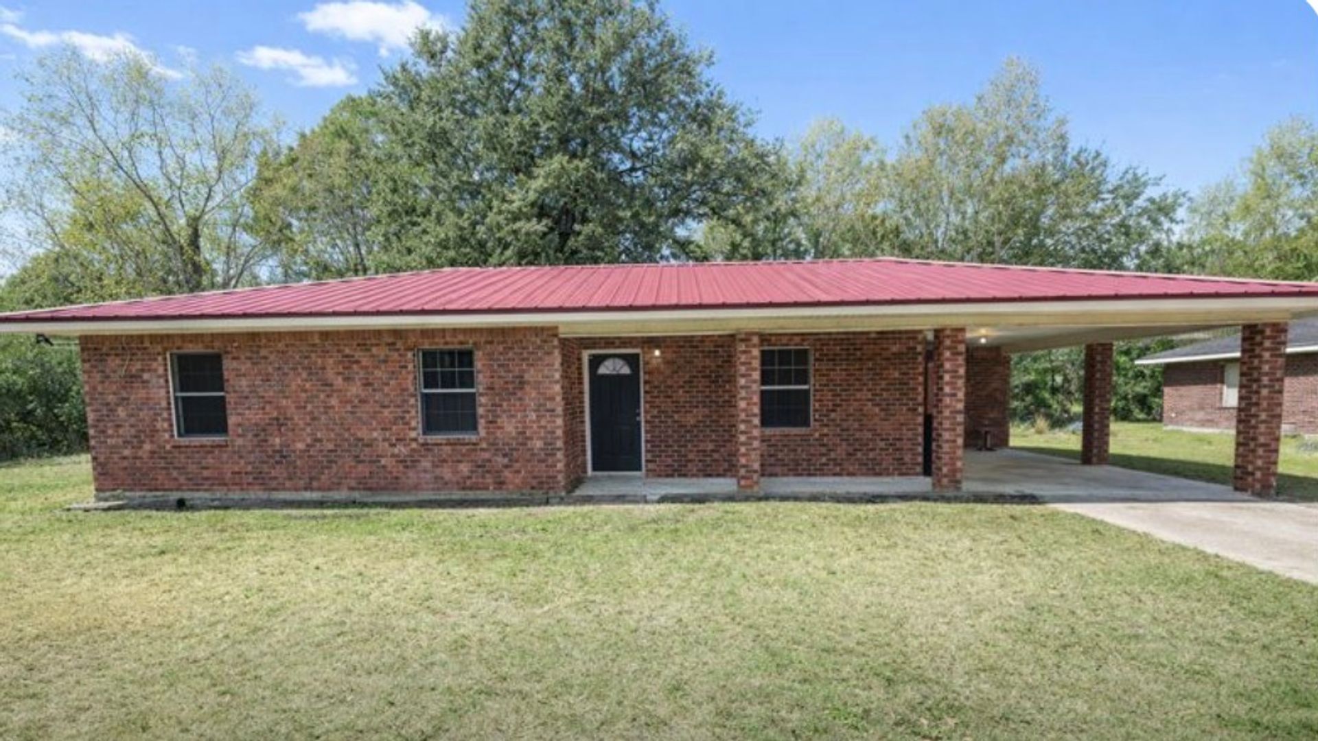 Waveland House: 403 Combel St