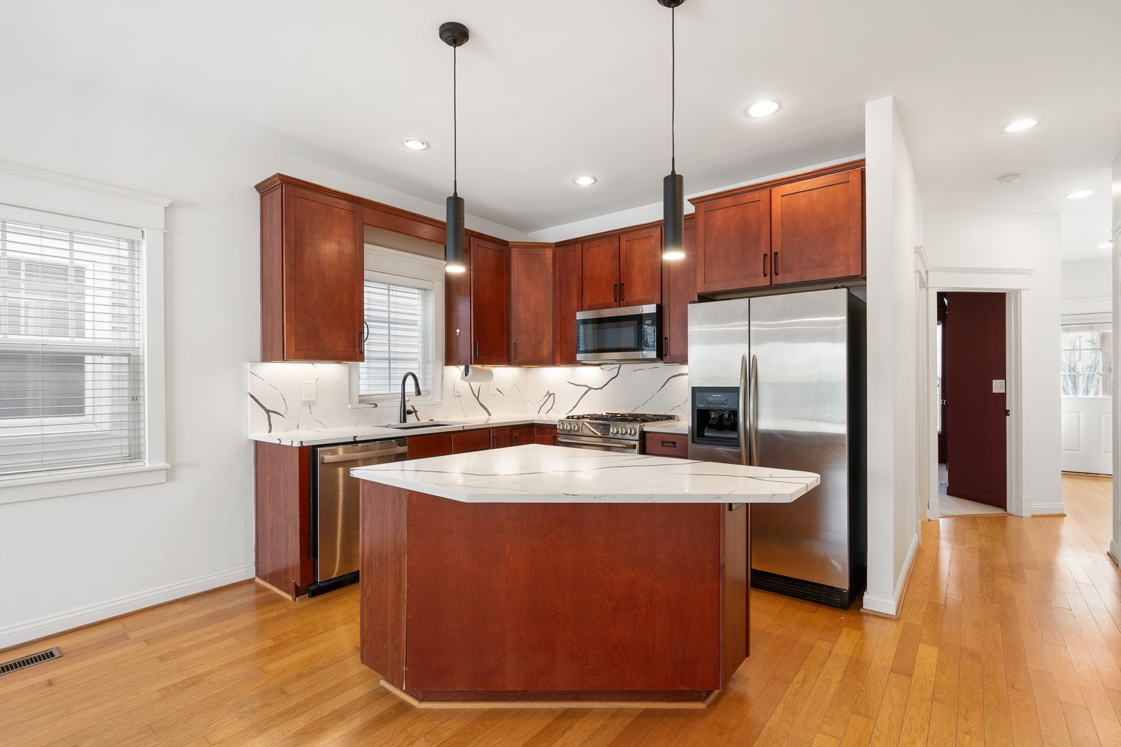 Louisville House: 119 Haldeman Ave