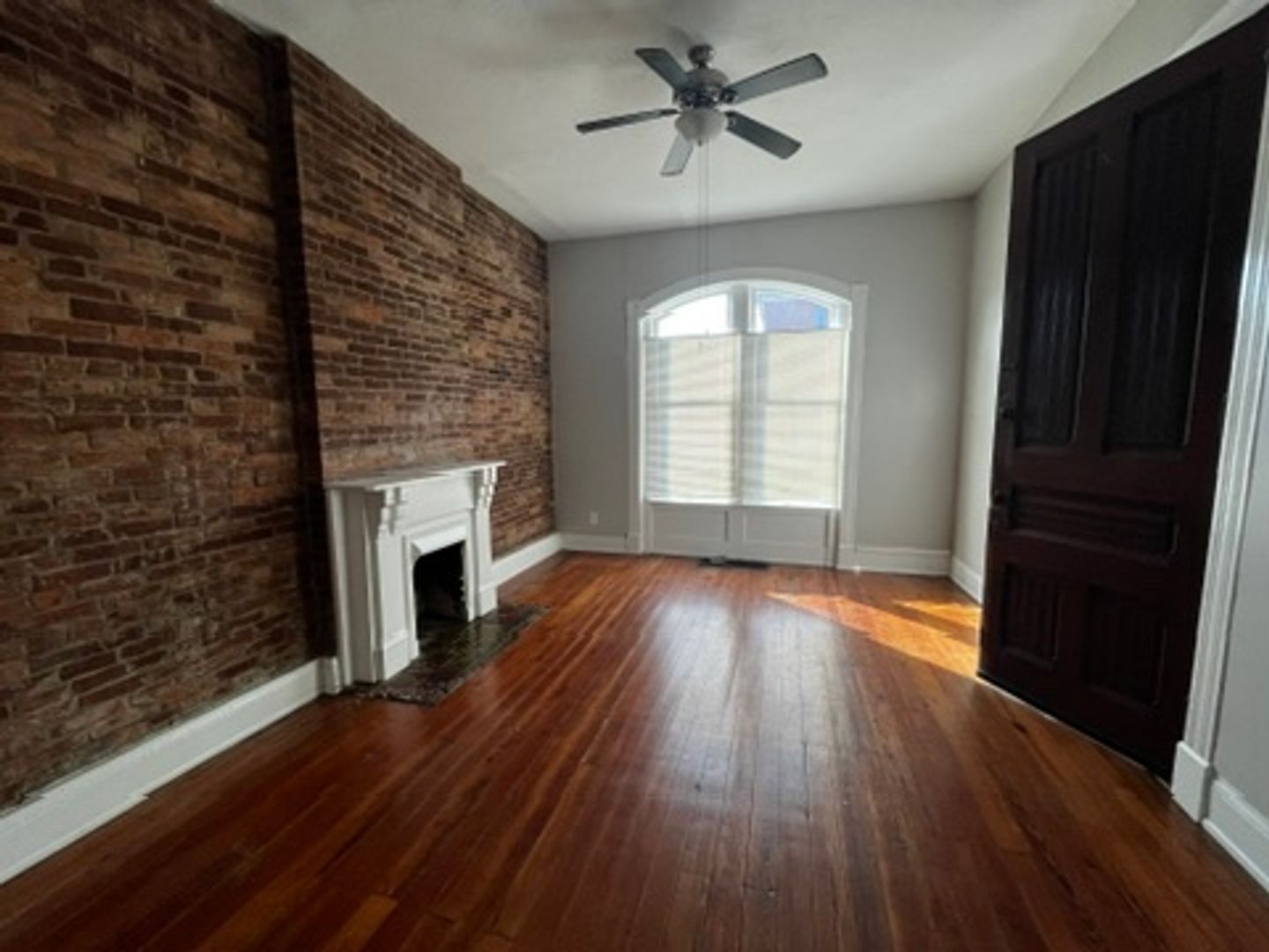 Louisville Apartment: 1129 S 6th St