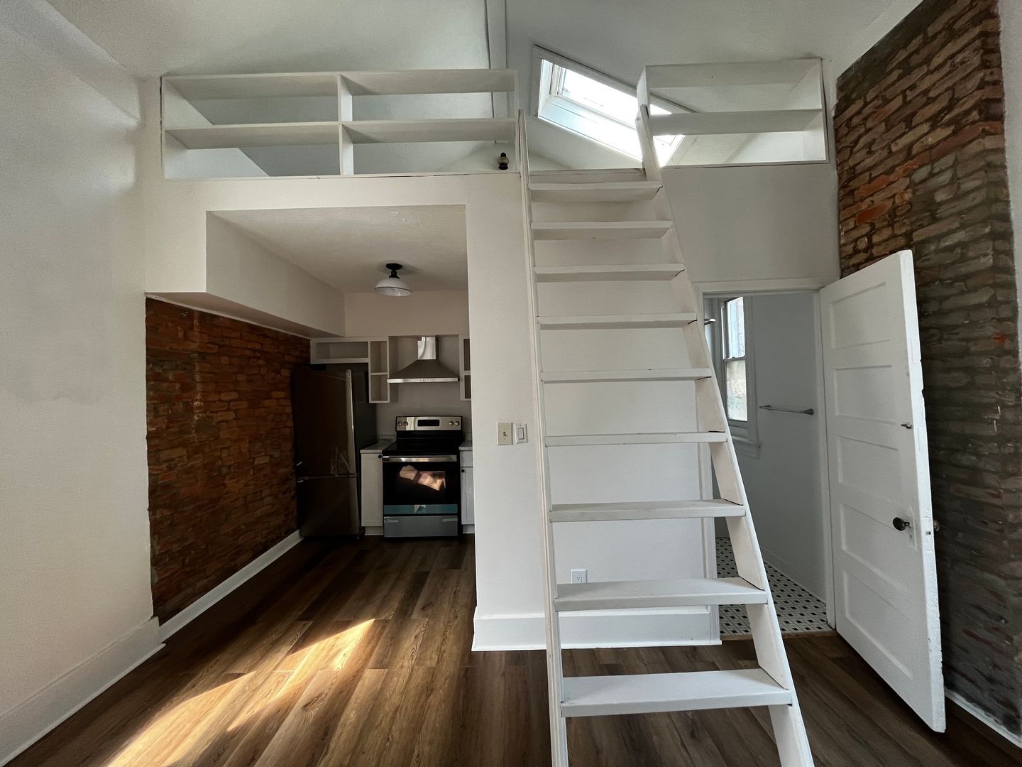 Louisville Apartment: 1129 S 6th St