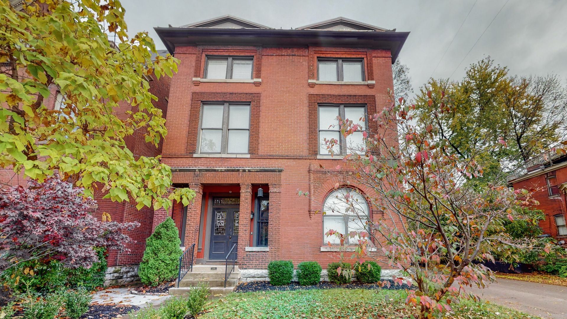 Louisville House: 1355 South Brook Street