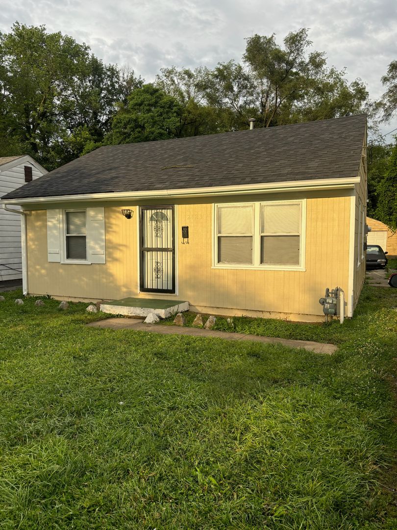 Louisville House: 2123 S. 39th St