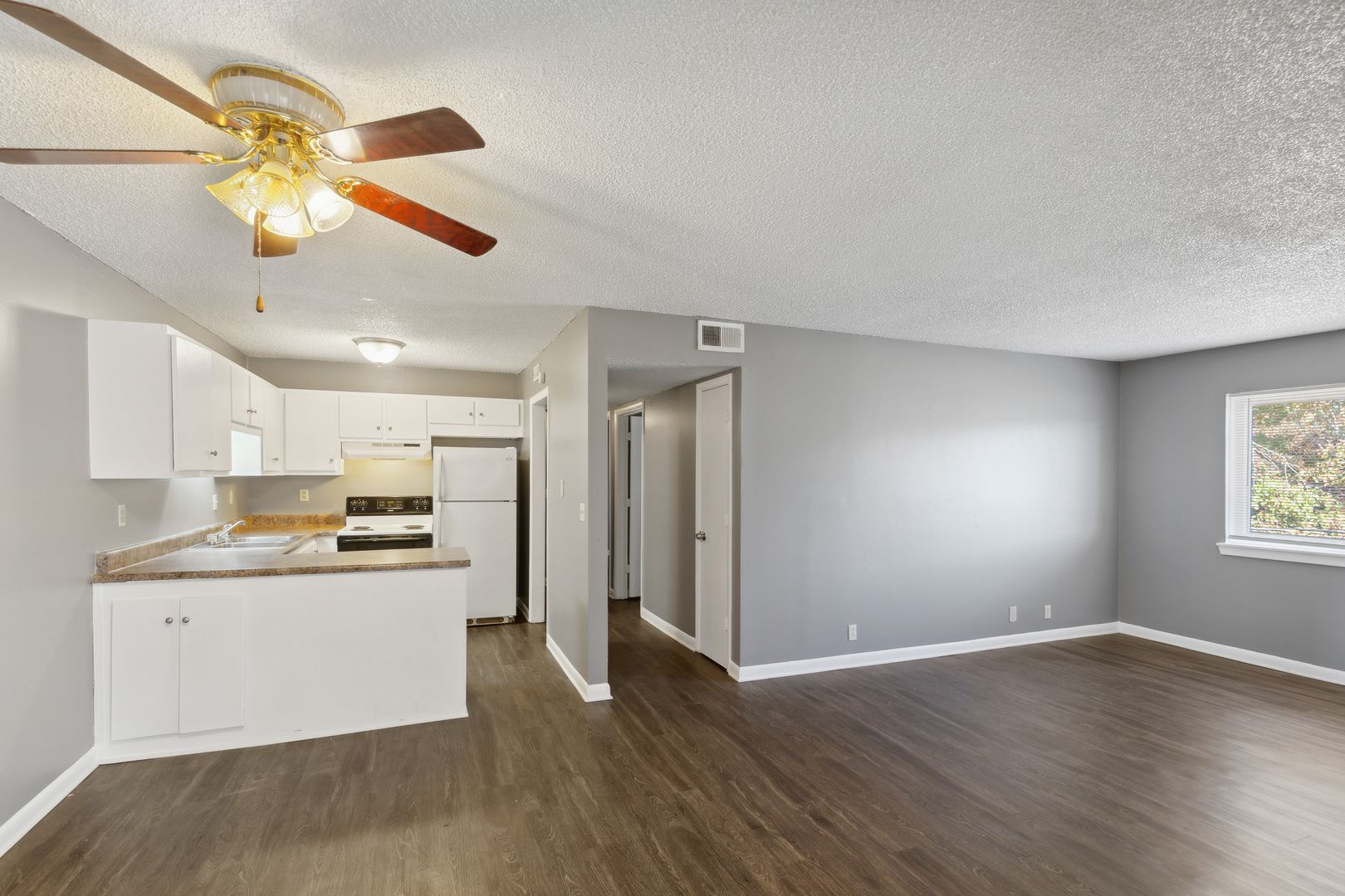 Manchester Apartment: 185 Ester Lane