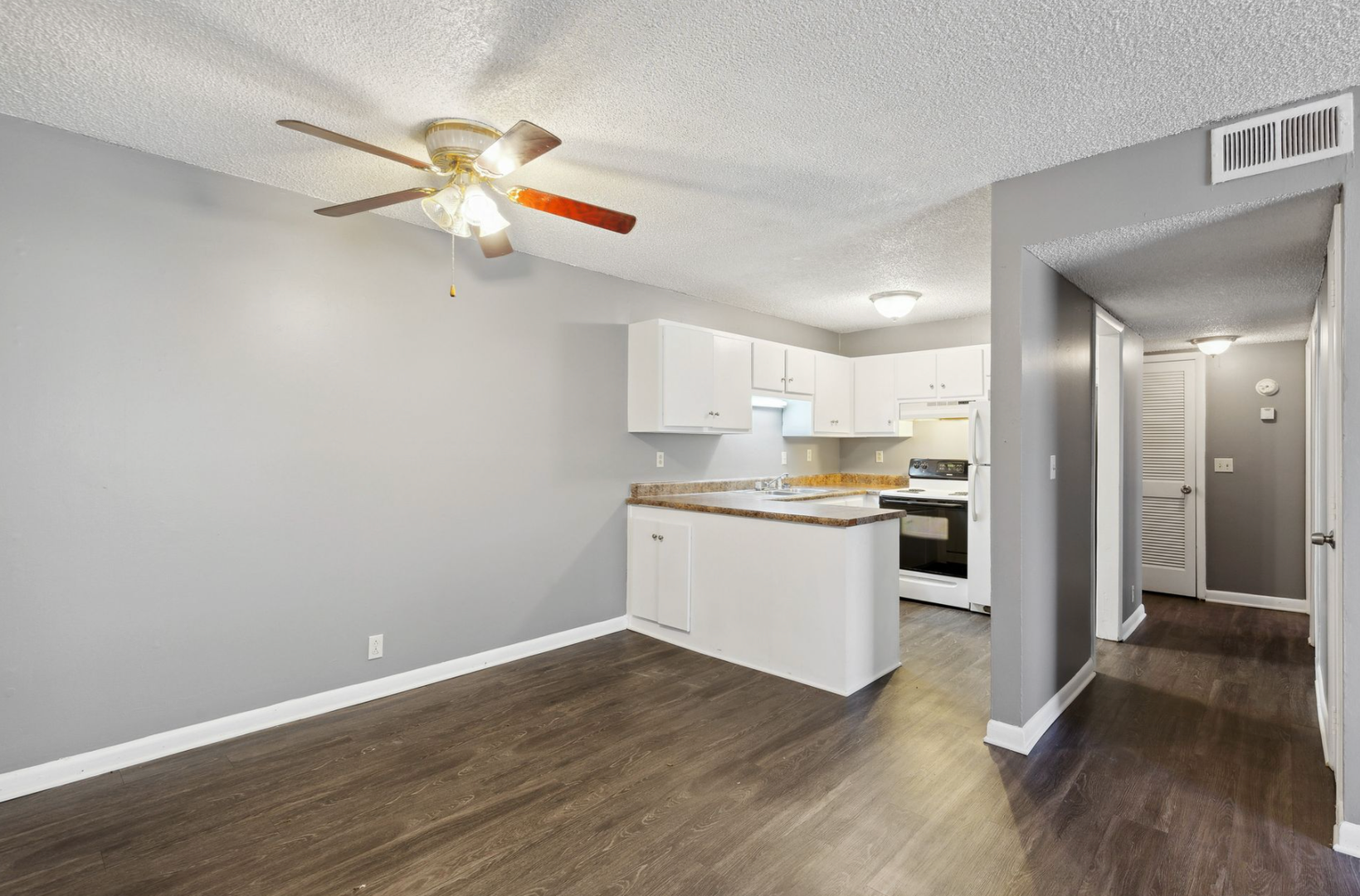 Manchester Apartment: 185 Ester Lane