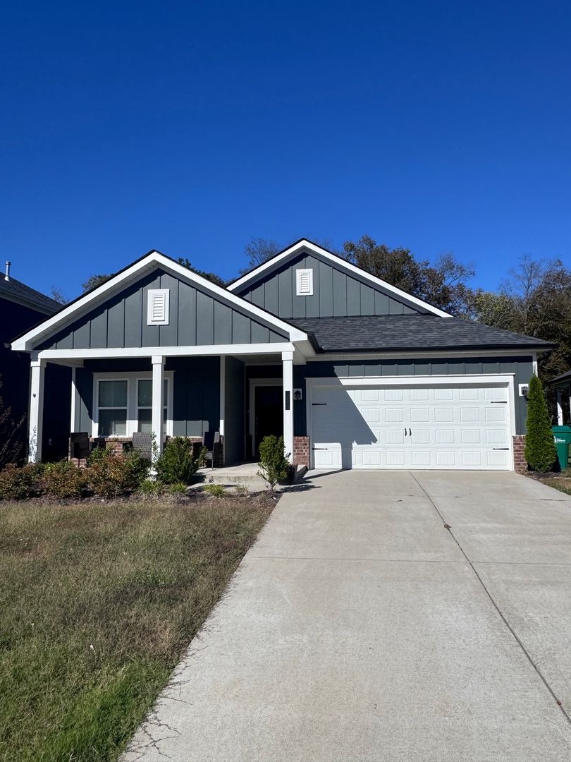 Lebanon House: 1068 Holland Ridge Way