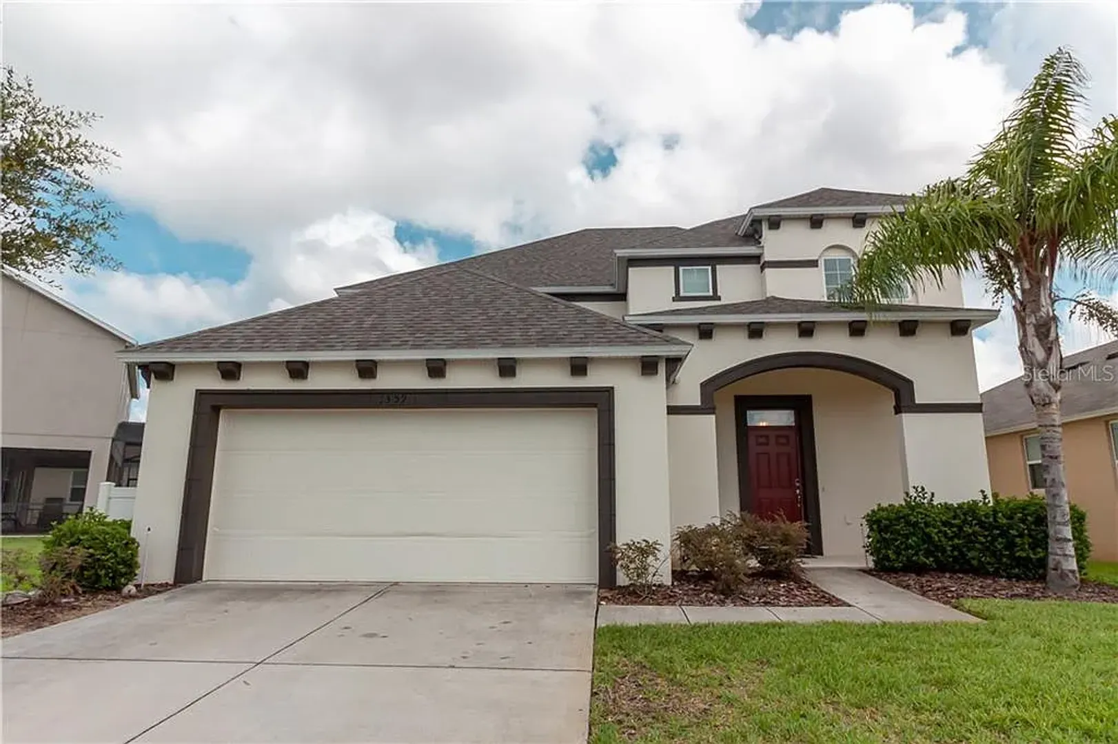 Davenport House: 1359 Yorkshire Ct