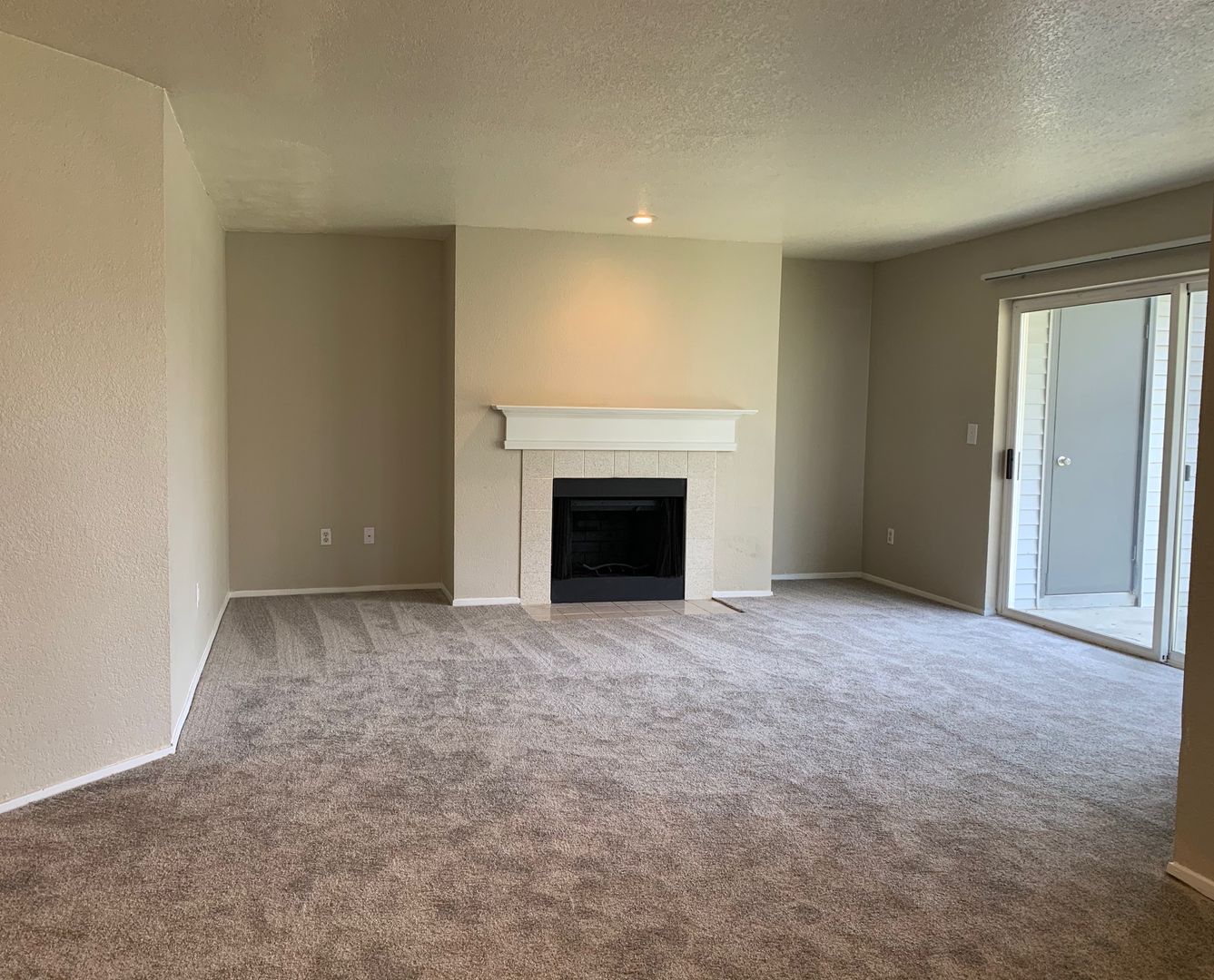 Silverdale Apartment: 12441 Chickadee Lane