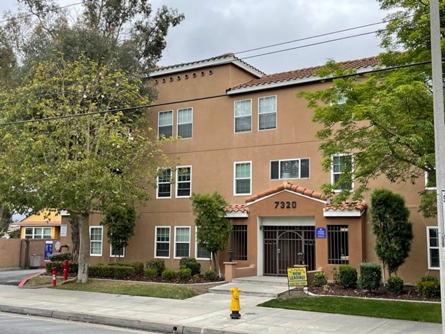 Pico Rivera Apartment: 7320-7336 Rosemead Blvd