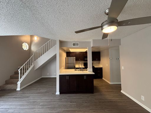 Luxury 3 Bed 2 Bath Apartment Centrally Located in Canyon Country – photo 1