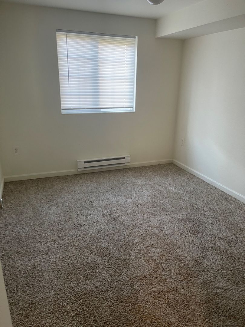 701 43rd Avenue SE Glenbrooke Apartment, Puyallup, WA 98374