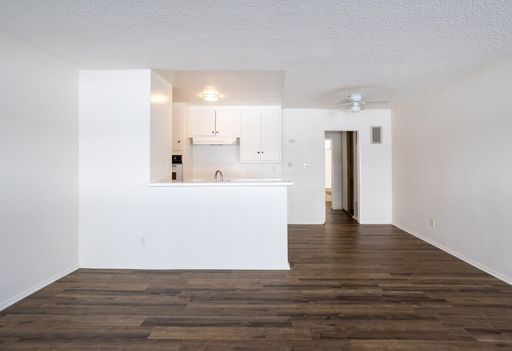Conveniently Located 1 Bed 1 Bath Apartment in Winnetka, CA