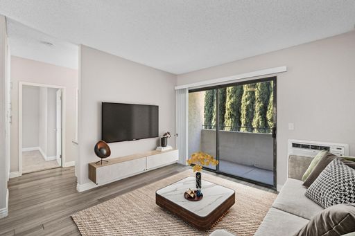 Renovated 3 Bed 2 Bath Apartment Near SDSU With Parking – photo 1