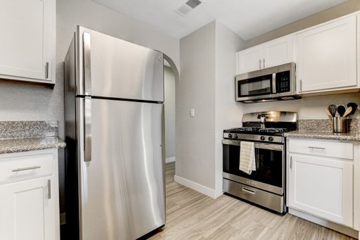 1 Bed 1 Bath – photo 1