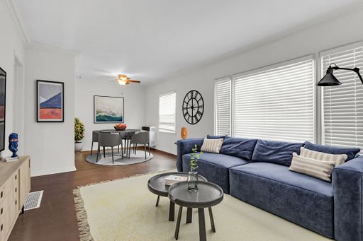 Spacious 2 Bedroom 1 Bathroom Apartment in Los Angeles, CA – photo 1