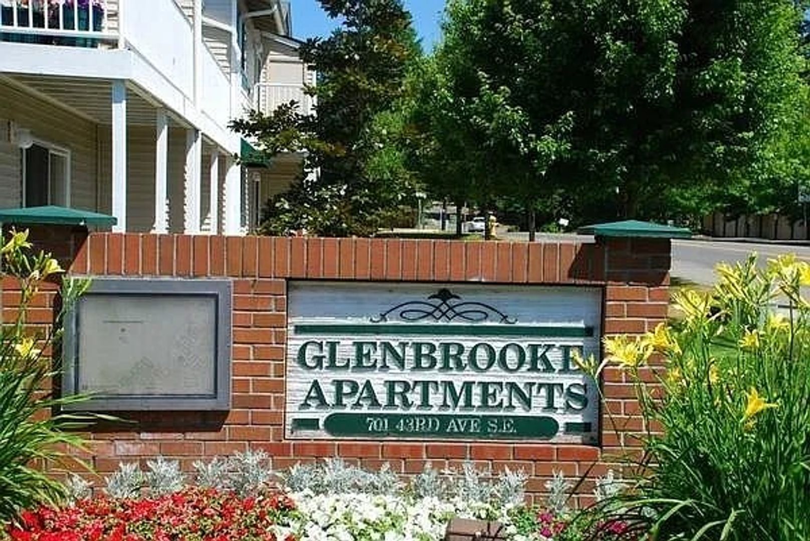 Puyallup Apartment: 701 43rd Avenue SE