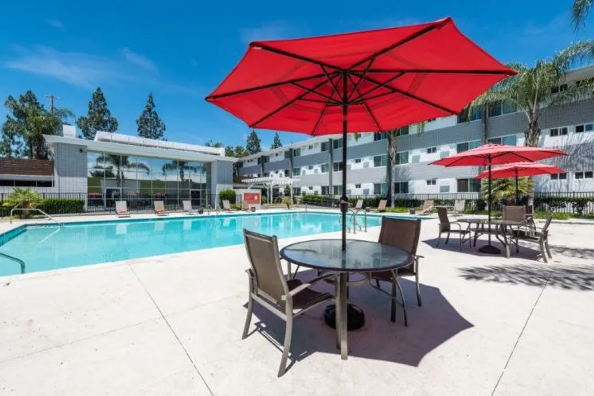Northridge Apartment: 9500 Zelzah Ave