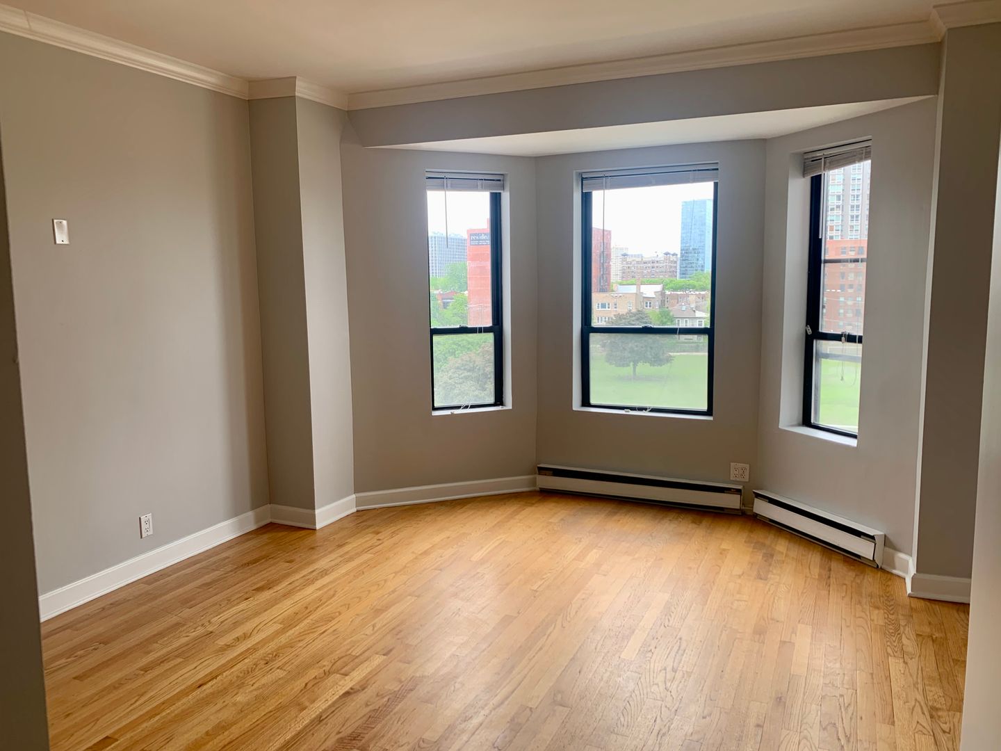Chicago Apartment: 732 W Bittersweet Pl.