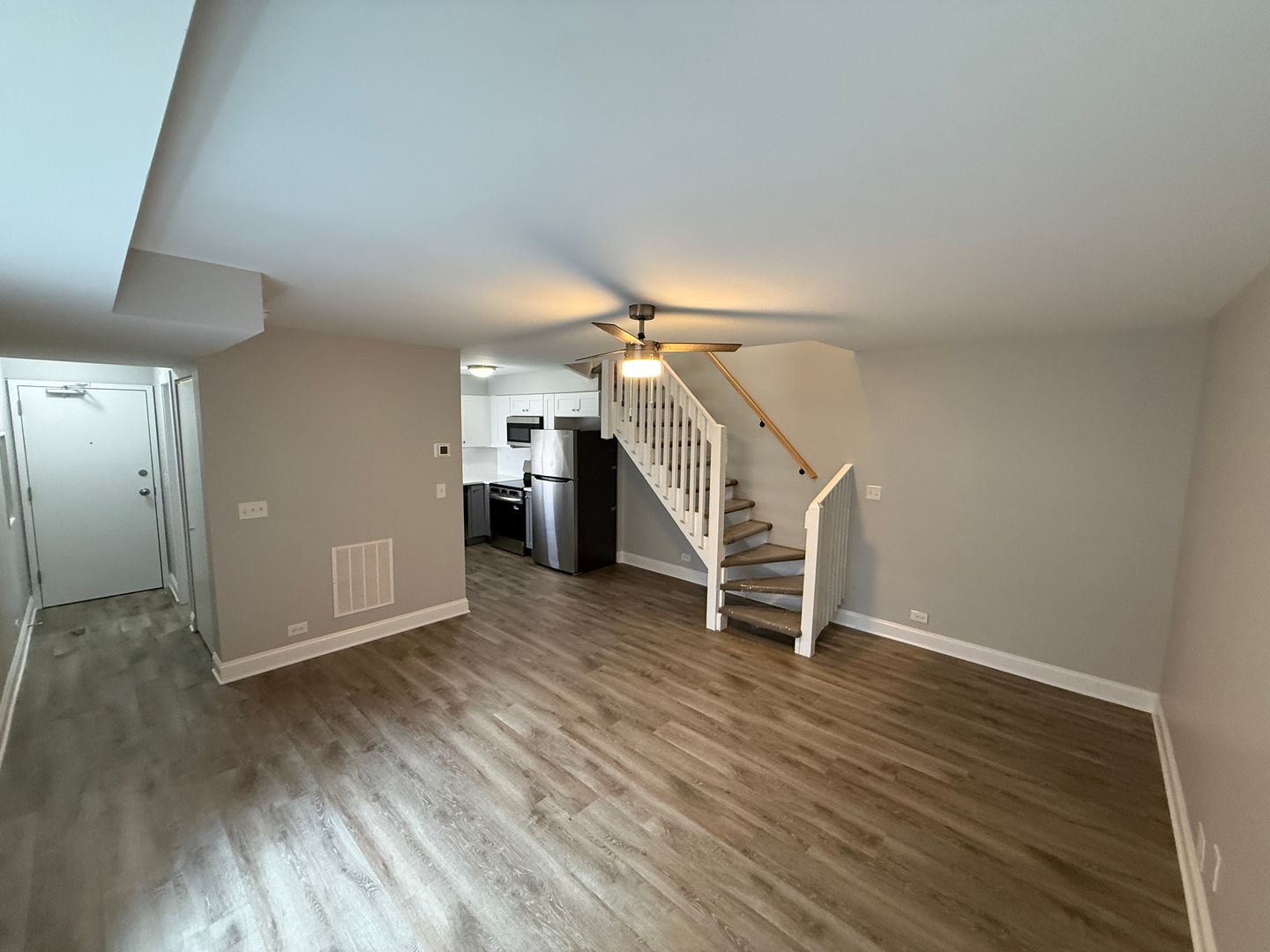 Chicago Apartment: 744 W. Gordon Terrace