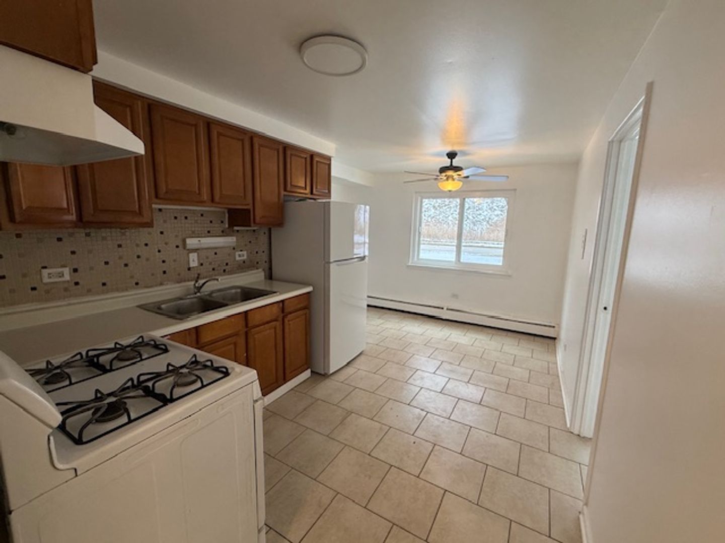 Rosemont Apartment: 9575 Maple Dr