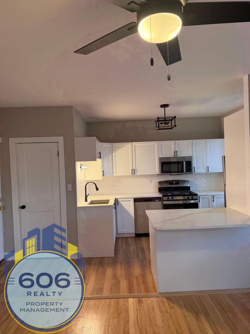 Chicago Apartment: 4954-56 N. Harding Ave./3939-45 W. Argyle St.