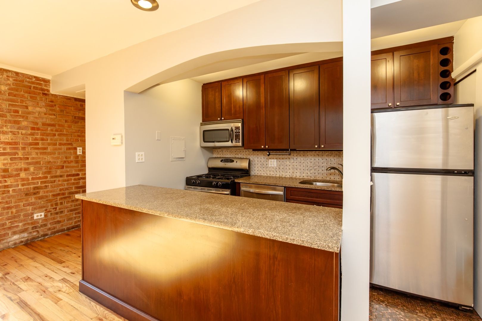 Chicago Apartment: 663 W Melrose