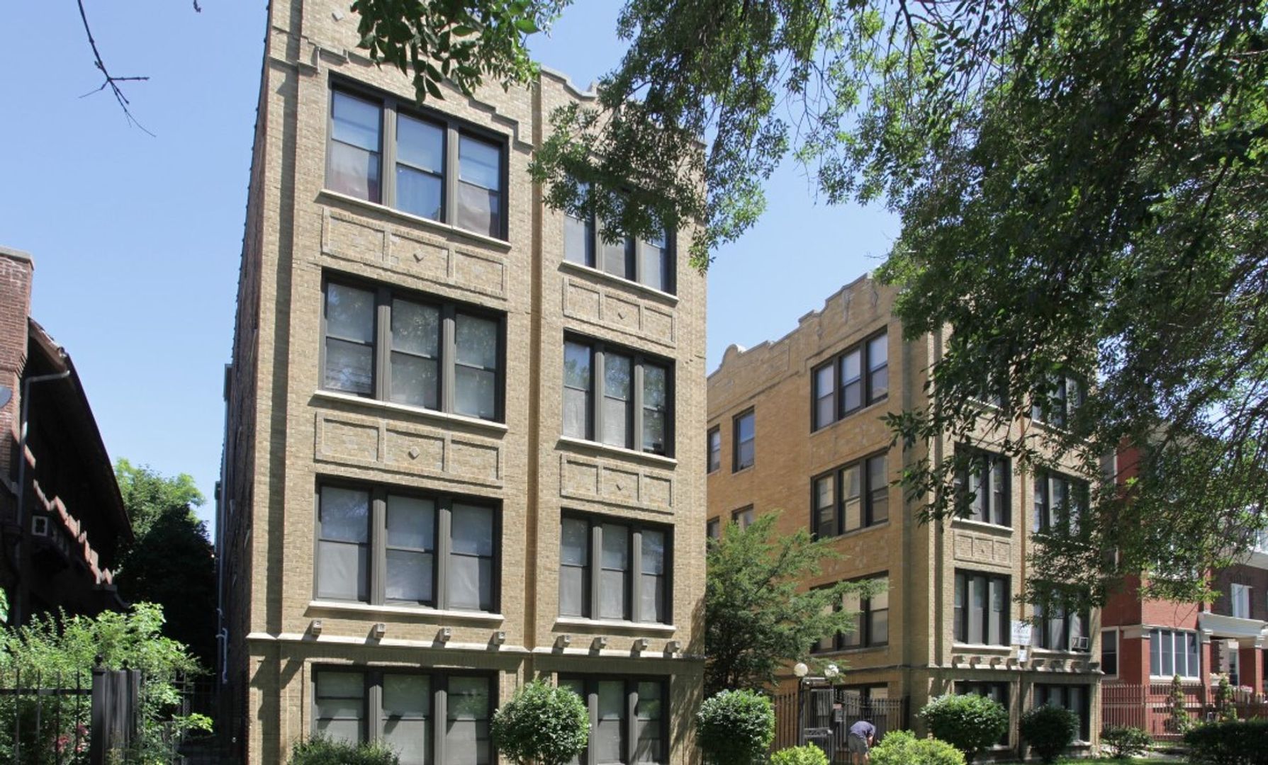 Chicago Apartment: 1020-30 E. Hyde Park Blvd.