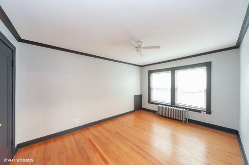 Great Studio in Arlington Heights!