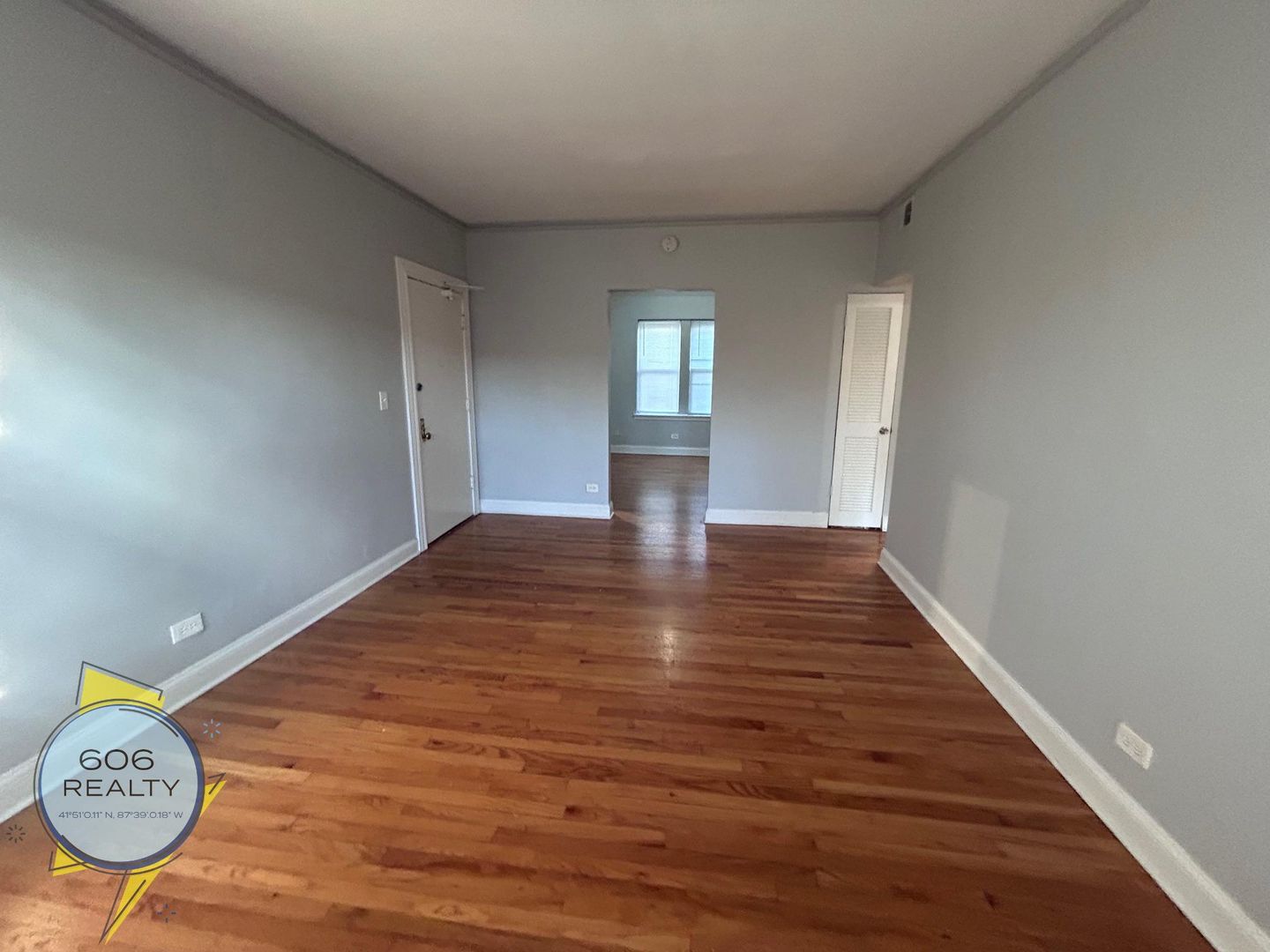 Chicago Apartment: 7340-50 N. Damen Ave.