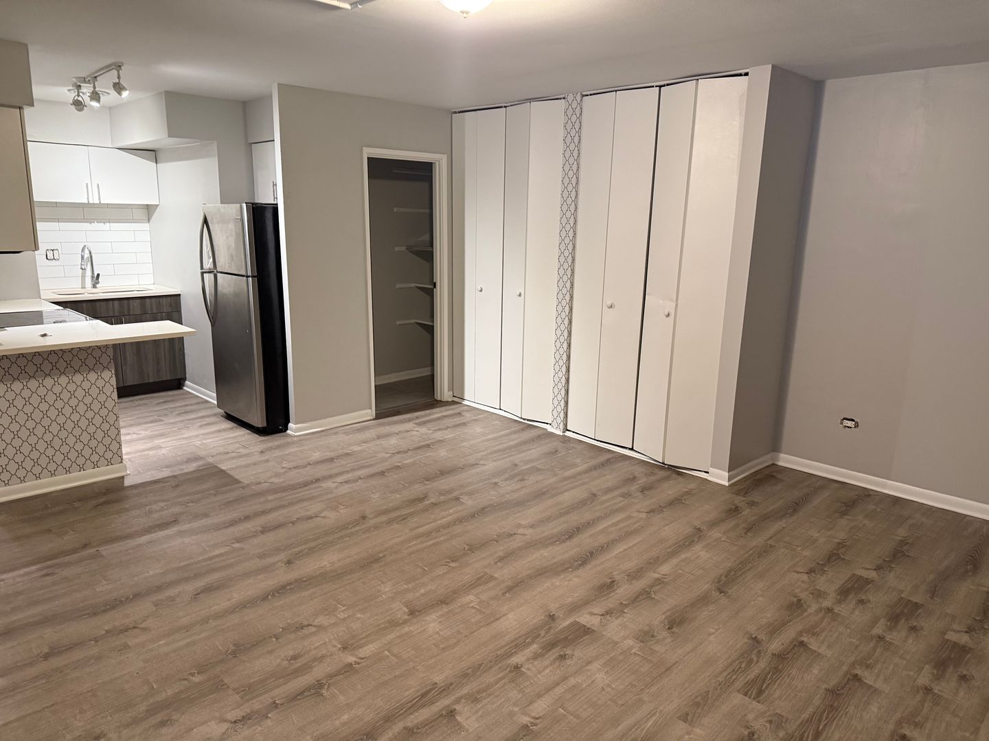 Chicago Apartment: 744 W. Gordon Terrace