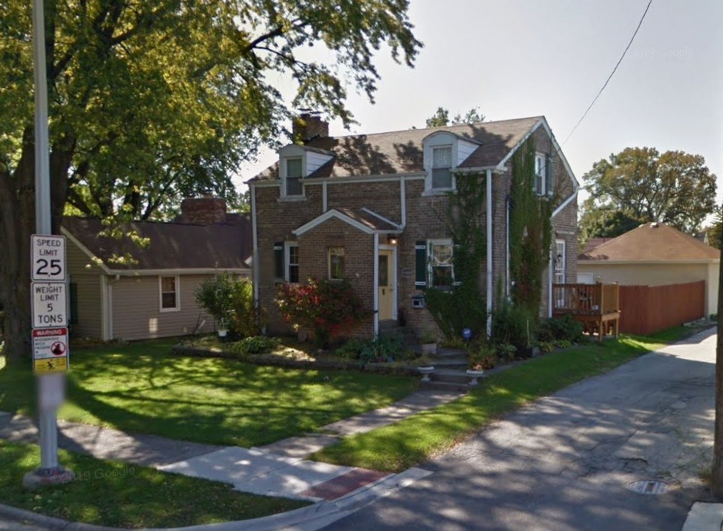 Oak Lawn House: 9510 Campbell Ave