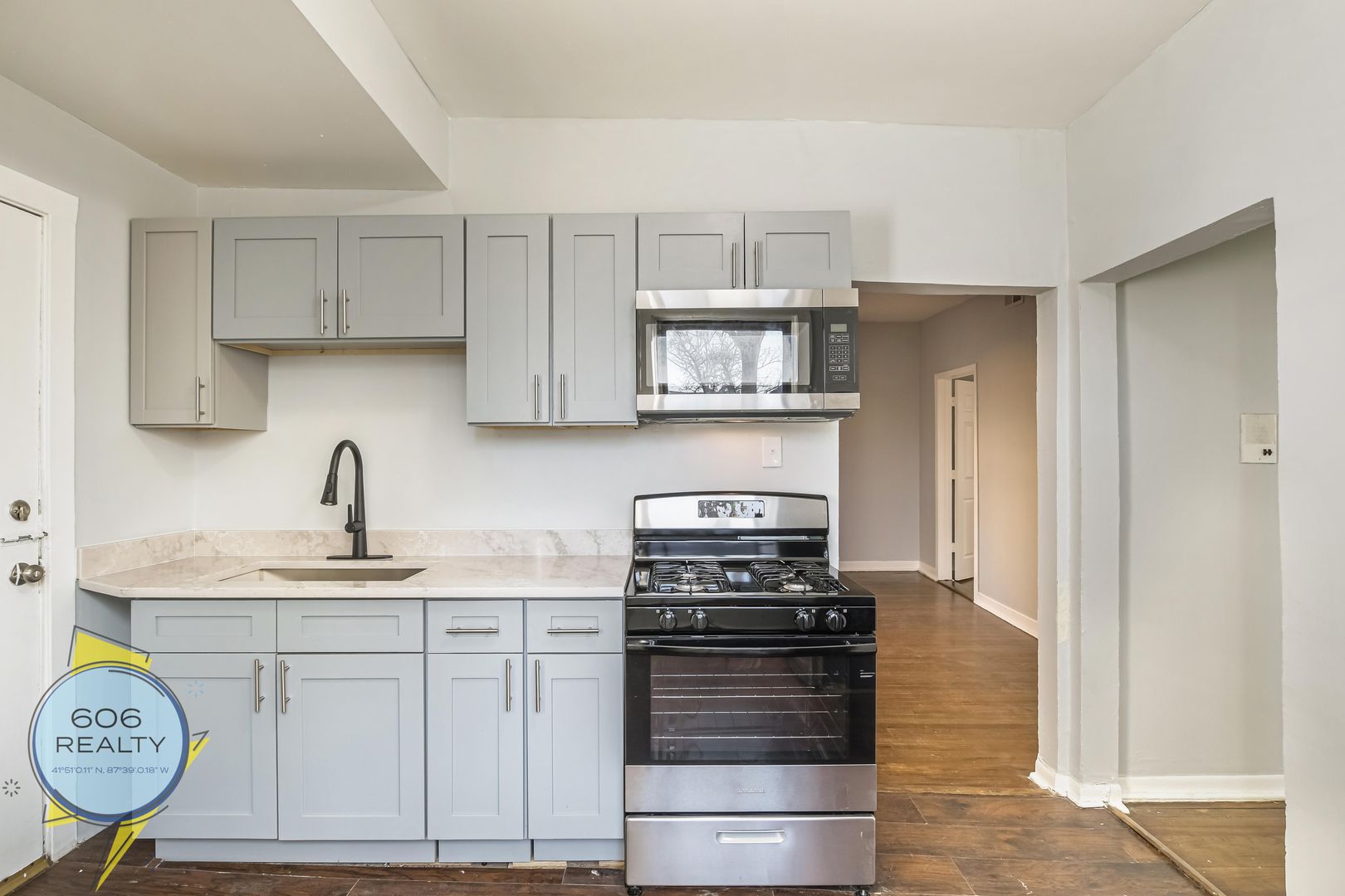 Chicago Apartment: 1020-30 E. Hyde Park Blvd.