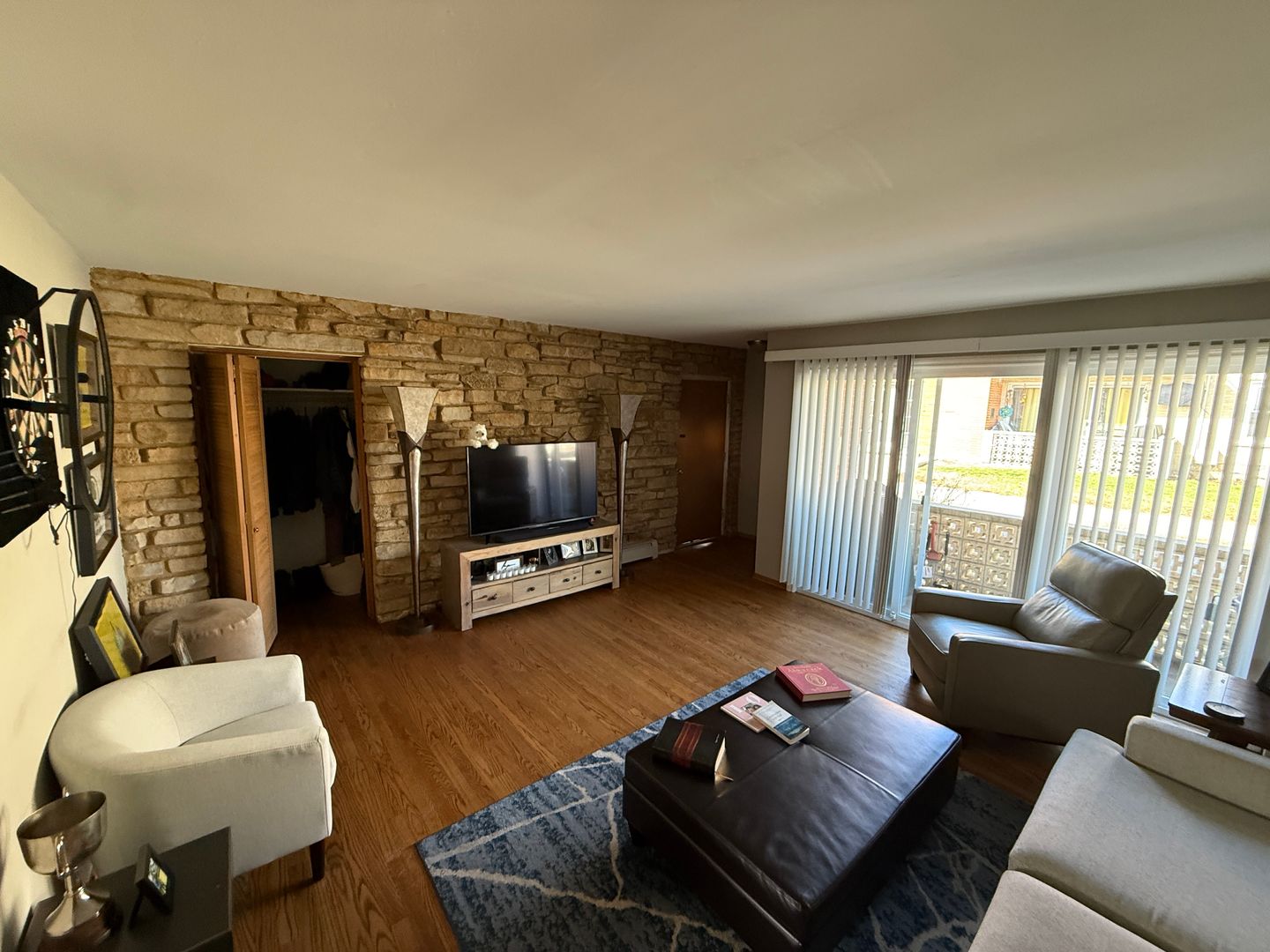 La Grange Park Apartment: 13 Scotdale Rd.