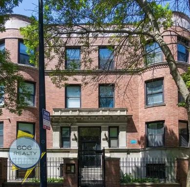 Bright and Spacious Apartments in Washington Park neighborhood! – photo 1