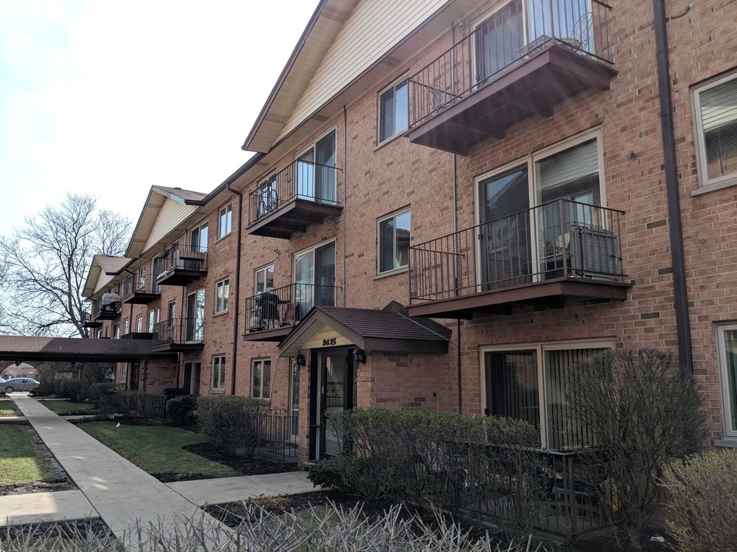 Chicago Apartment: 8425 West Gregory Street