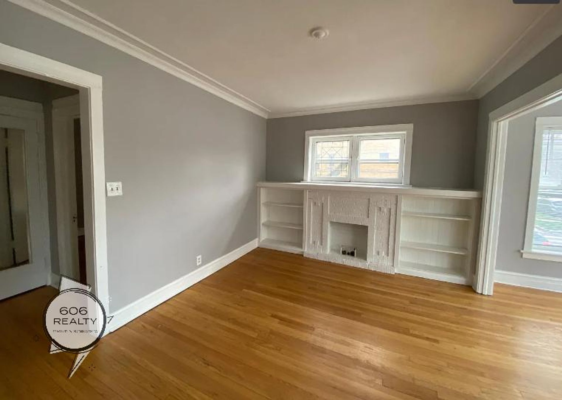 Chicago Apartment: 4501 N Troy St - 3