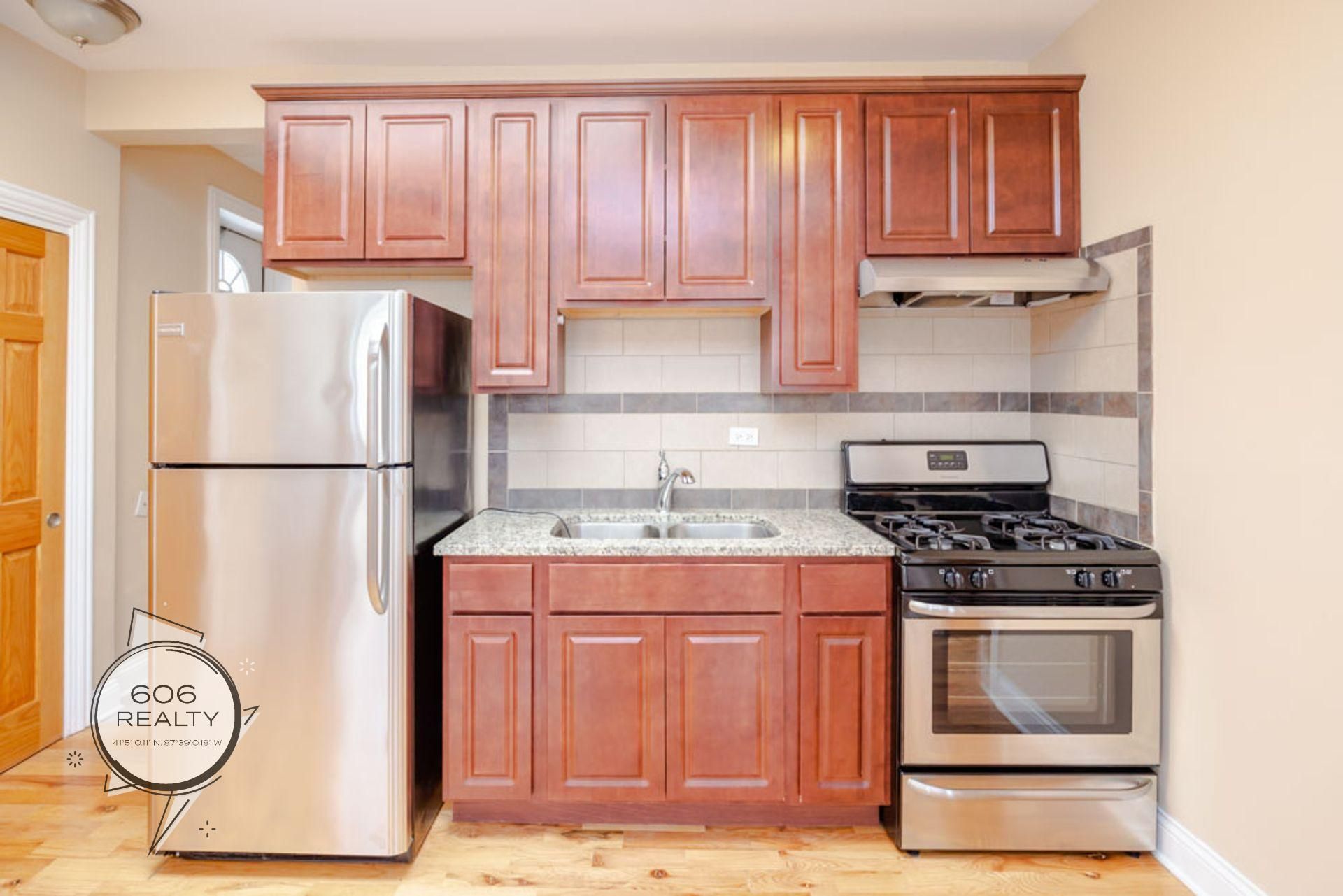 Chicago Apartment: 5550-58 W. Belmont