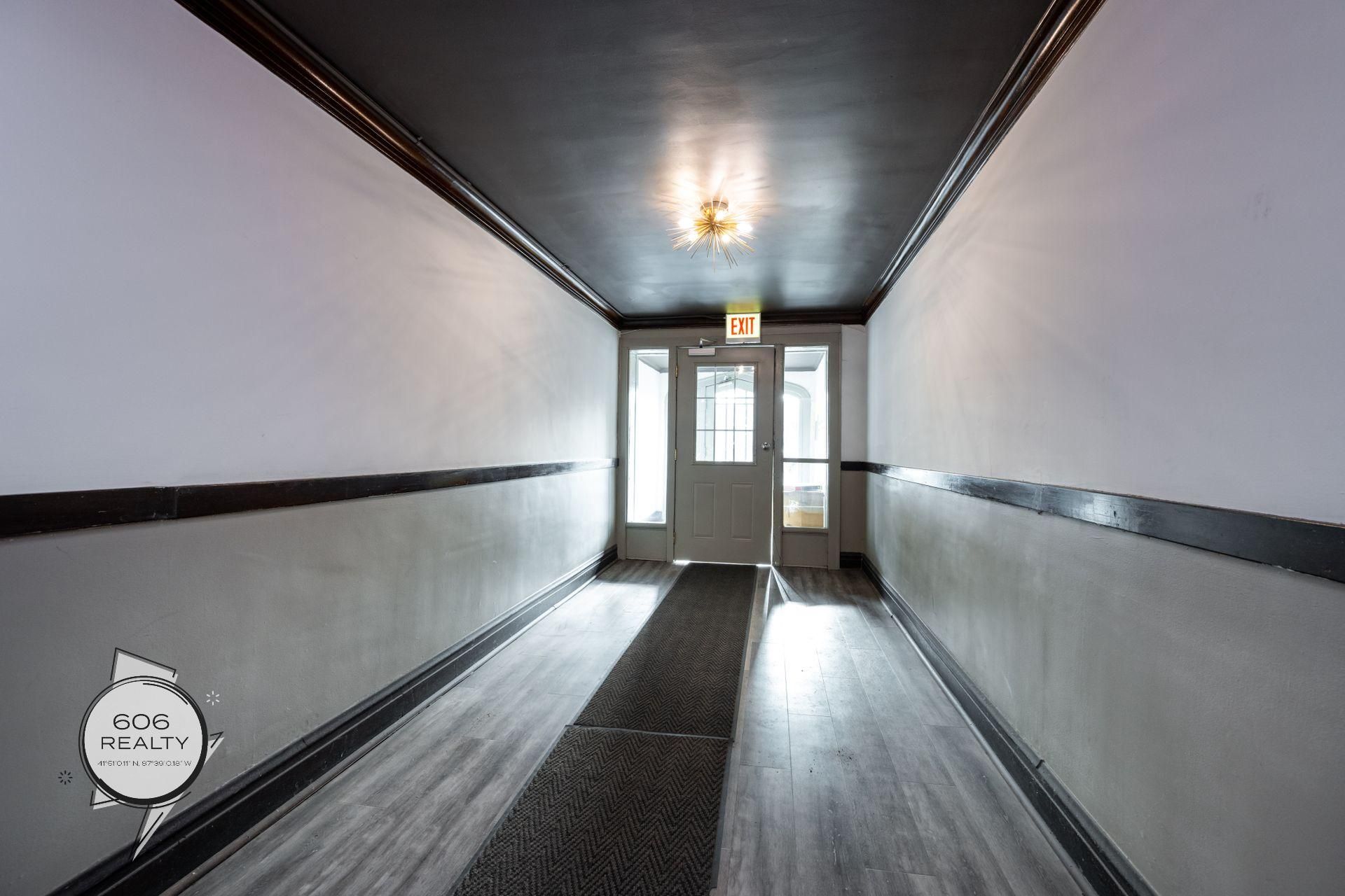 Chicago Apartment: 2722-24 West Logan Boulevard