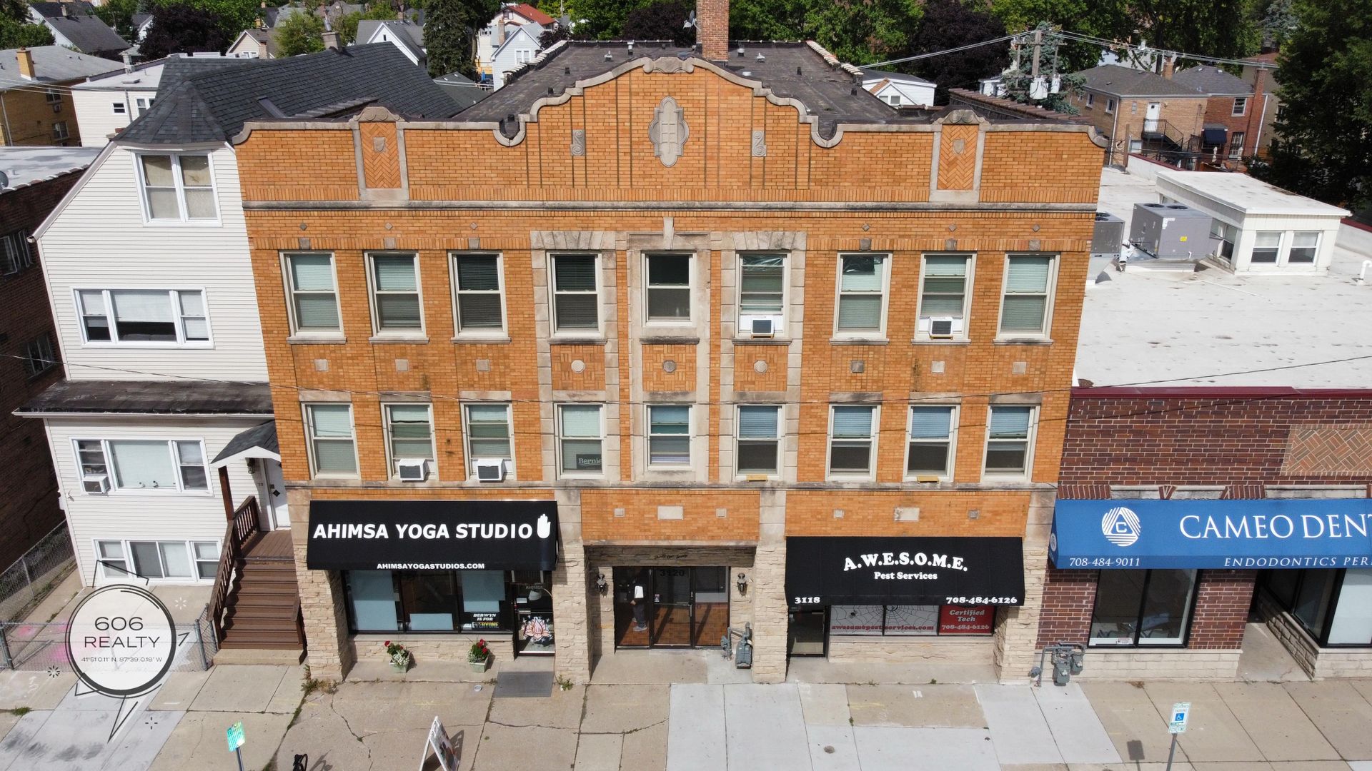 Berwyn Apartment: 3118-20 S Oak Park Ave