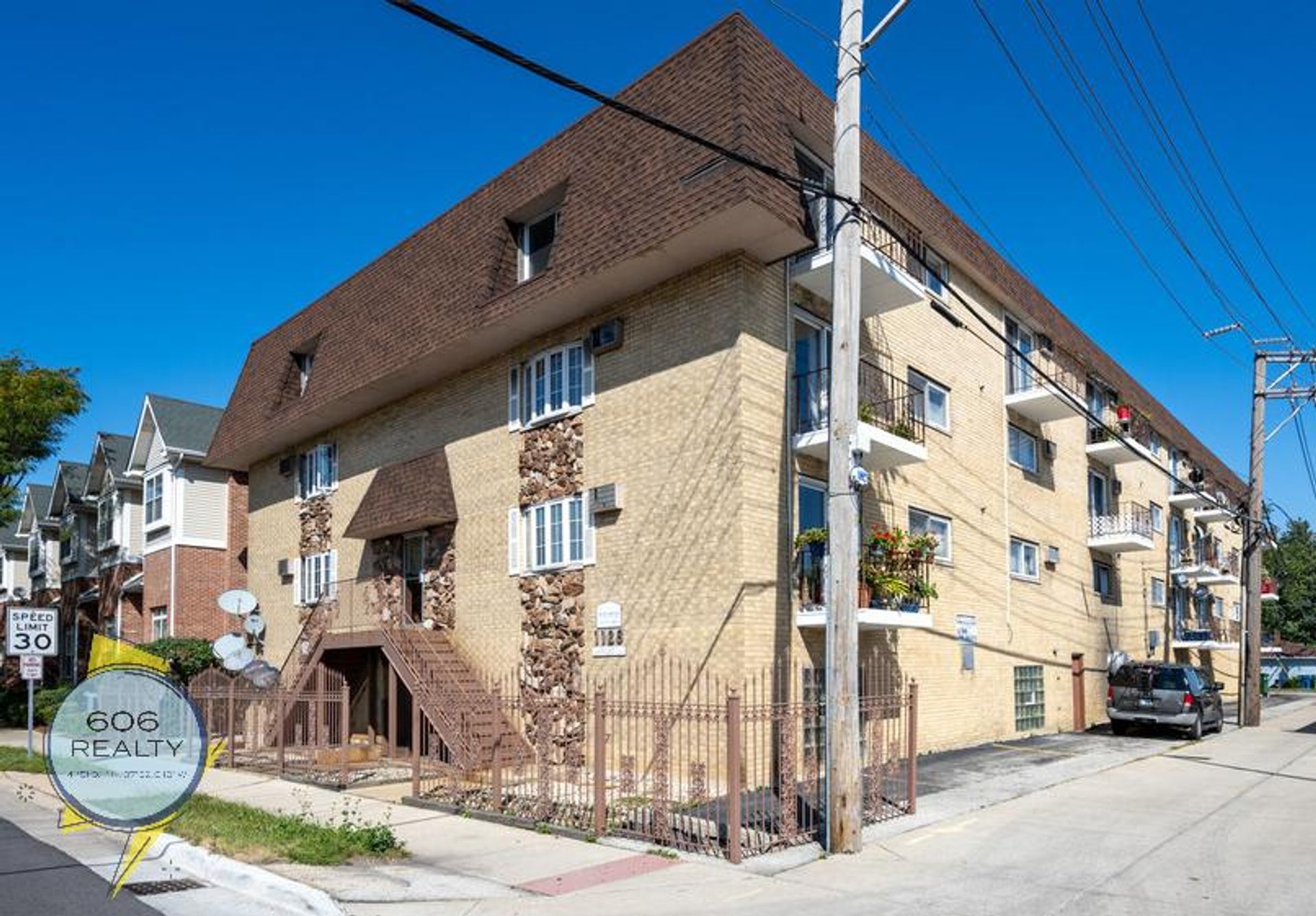 Forest Park Apartment: 1128 Des Plaines