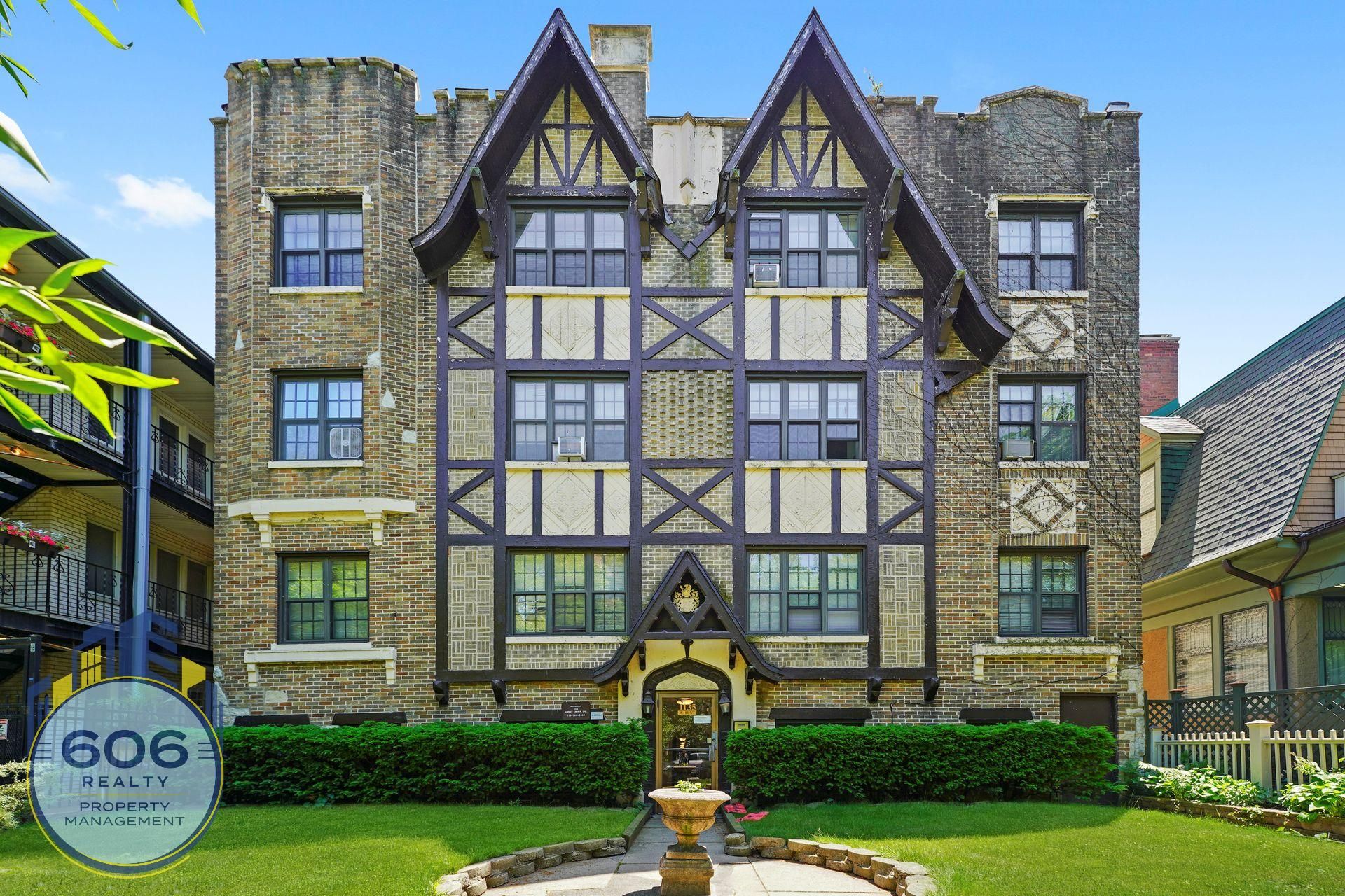 Chicago Apartment: 1135 W Lunt