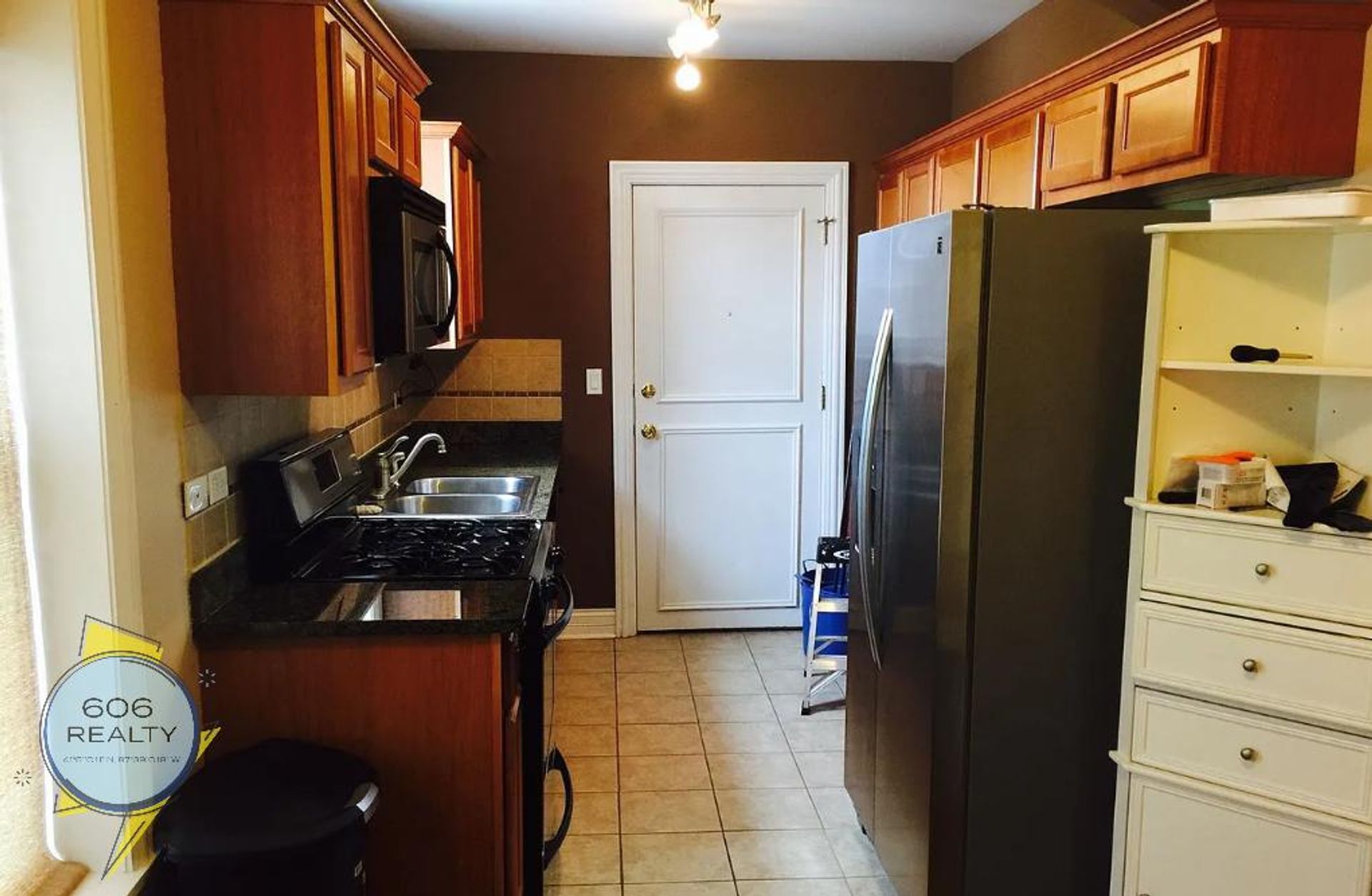 Chicago Apartment: 4860 W Warner Ave - 1