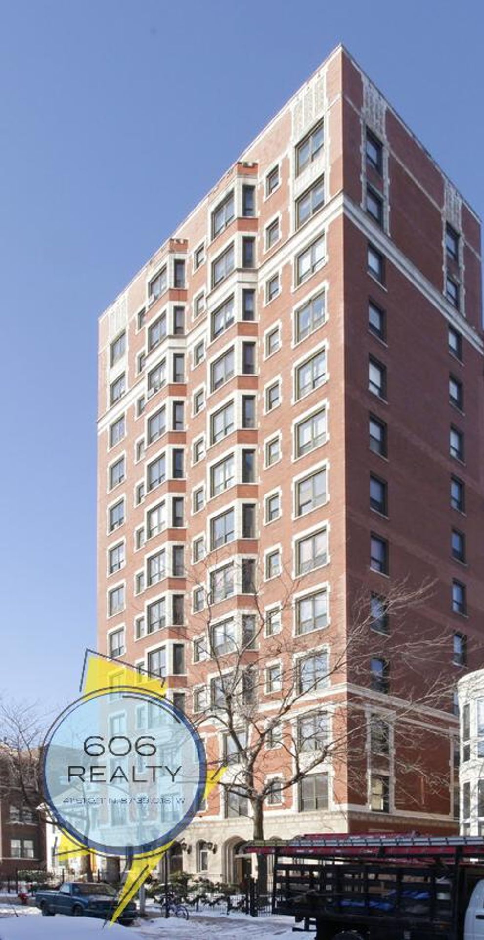 Chicago Apartment: 732 W Bittersweet Pl.