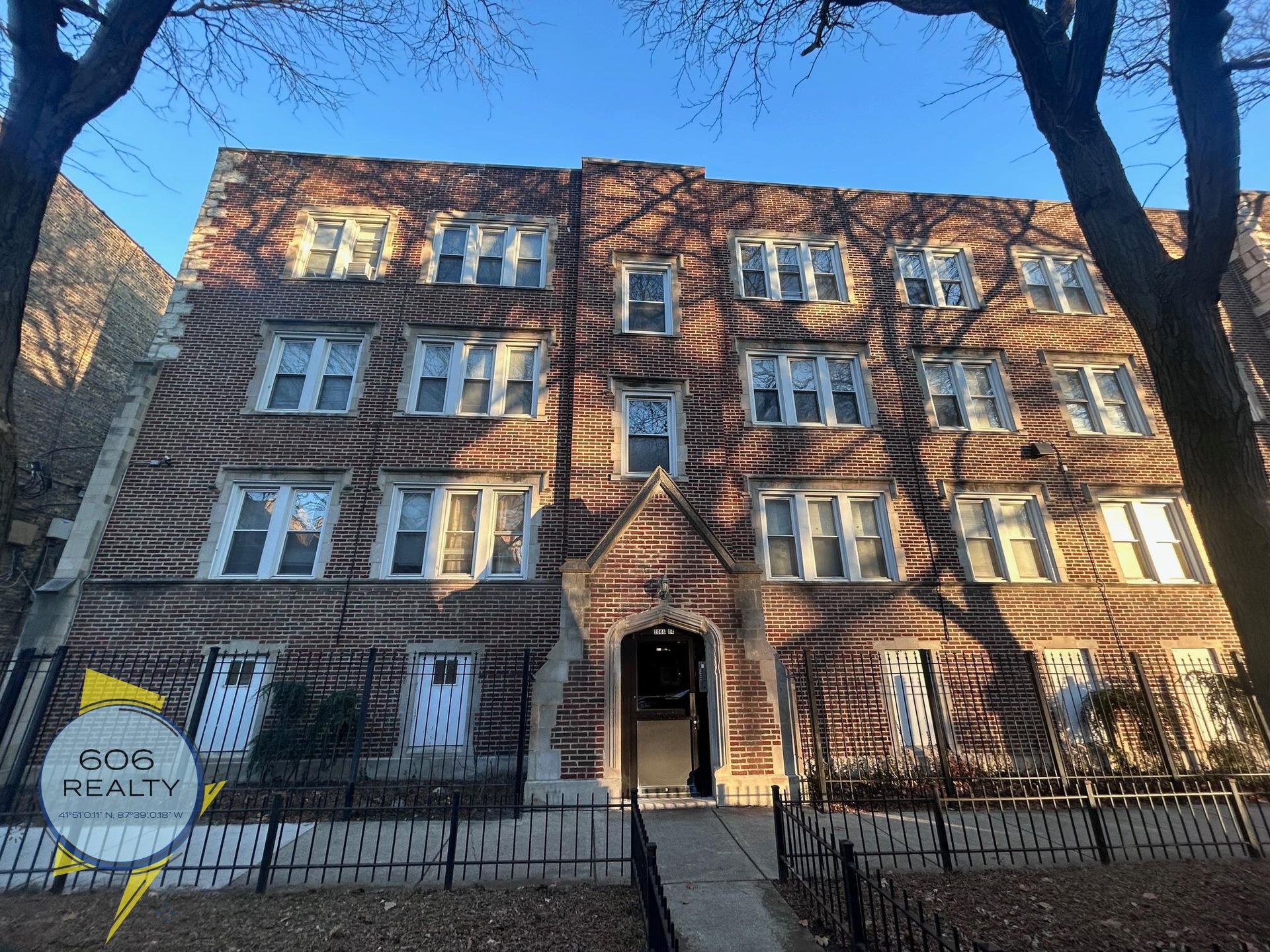 Chicago Apartment: 7340-50 N. Damen Ave.